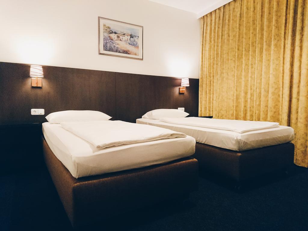 Aparthotel Vega Berlin Bagian luar foto